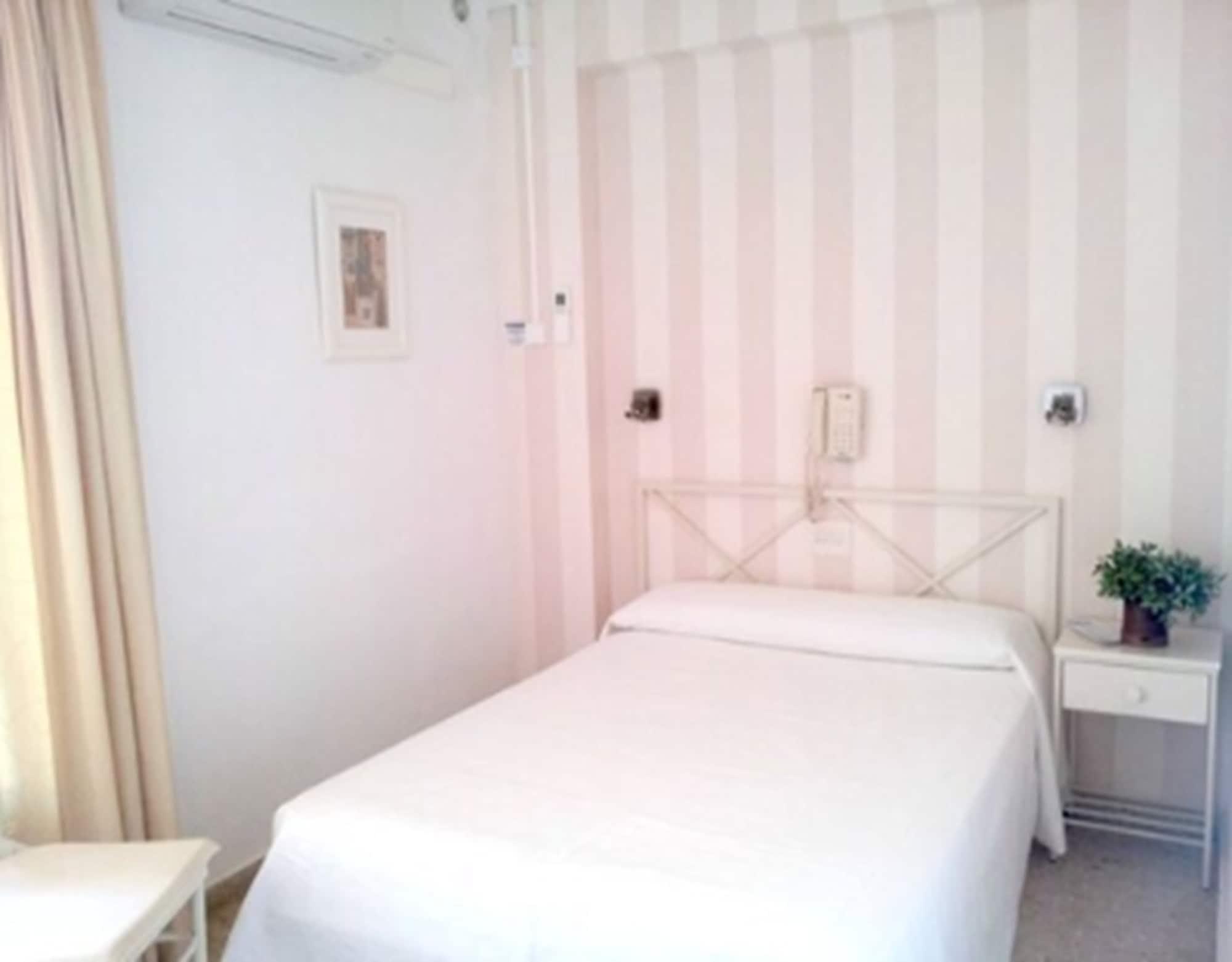 Hotel Tramontana Benicàssim Екстериор снимка