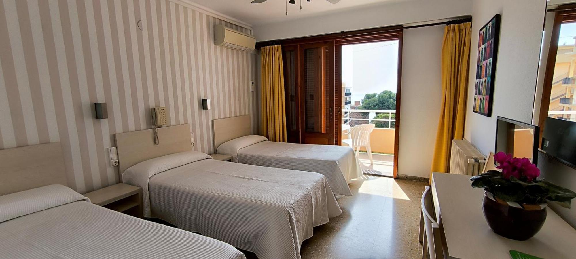 Hotel Tramontana Benicàssim Екстериор снимка