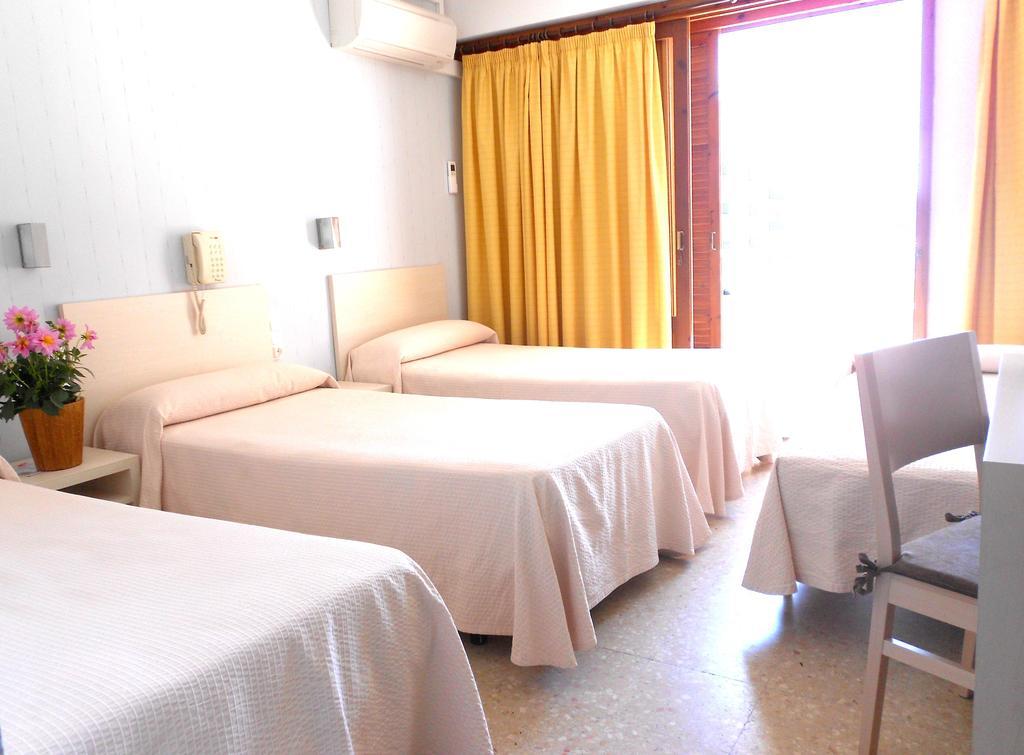 Hotel Tramontana Benicàssim Стая снимка